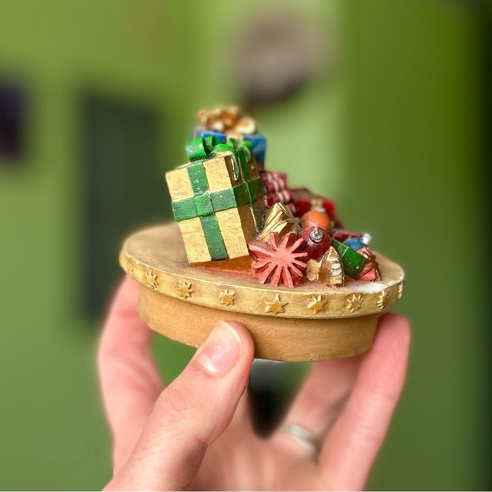VTG 3D Textured Christmas Presents Holiday Unique Accent Decor Figurine Trinket - Picture 5 of 11